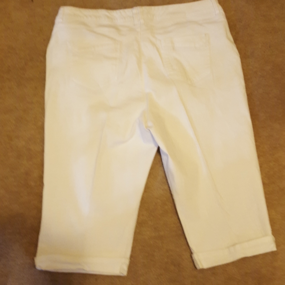 Gloria Vanderbilt white stretch denim jeans skimmer capri embroidery Sz 16 EUC… - Picture 5 of 8